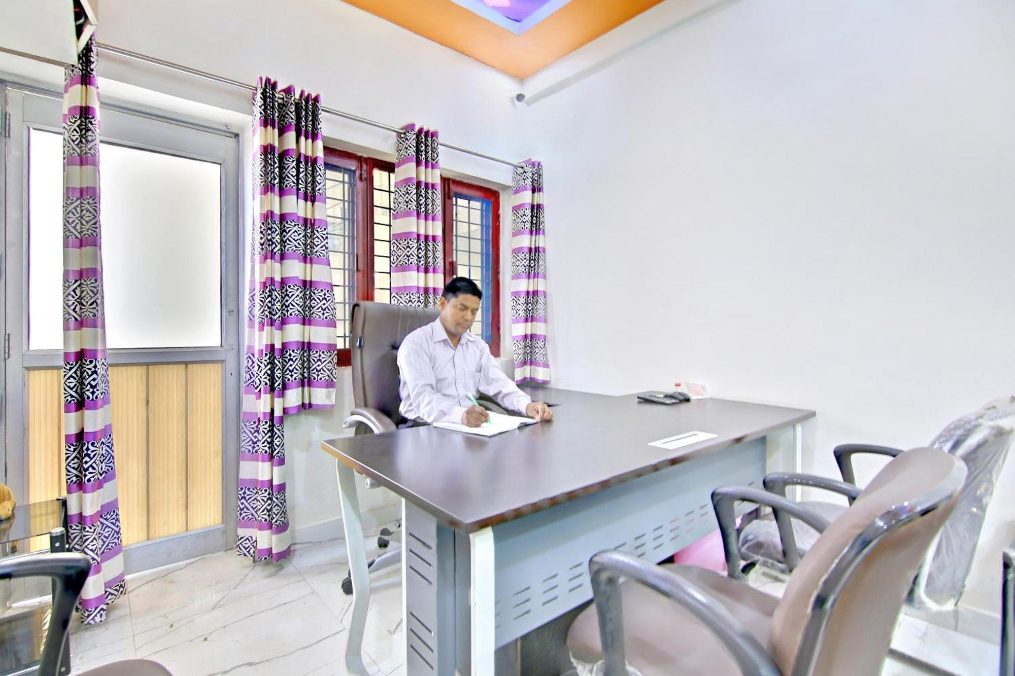 Home 78802 Balaji Bhawan Jhājra Екстериор снимка